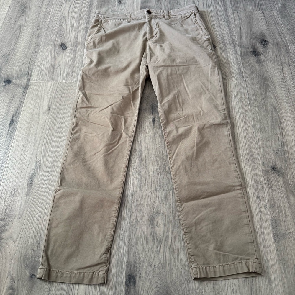 American Eagle Men’s Slim Straight Next Level Flex Dark Khaki Pants Size 32x32